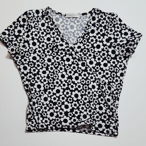 Rebellious Dreamer Black White Daisy Floral Ribbed Wrap Crop Top Women’s XL